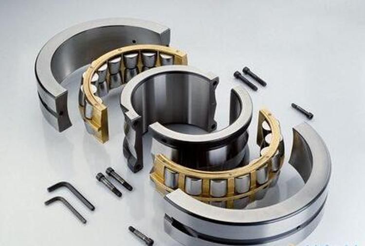 140X210 24028c/W33 Double Rows Spherical Roller Bearing with Cylindrical Bores